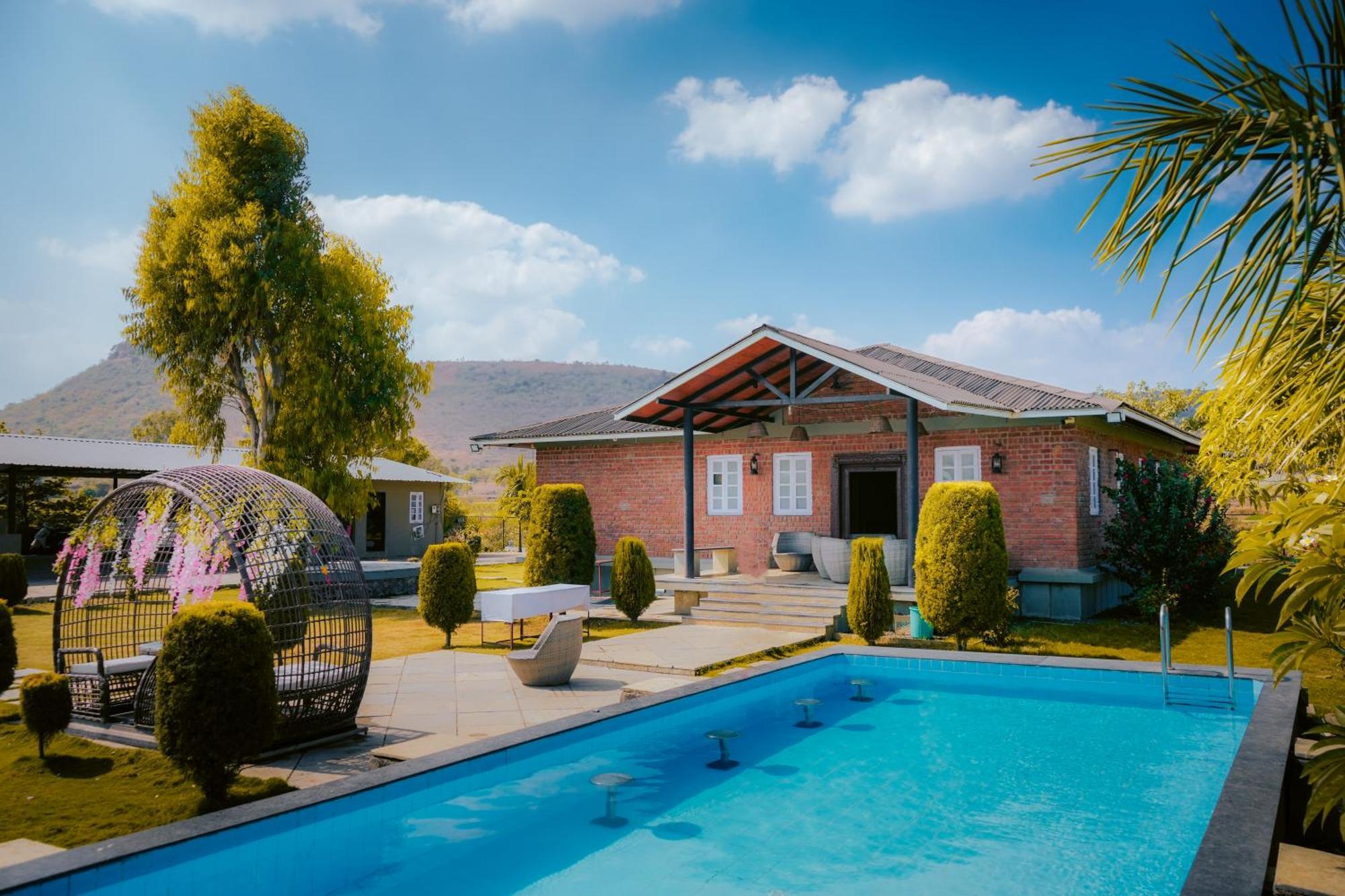 Villa The Earth Farm Nashik Esterno foto